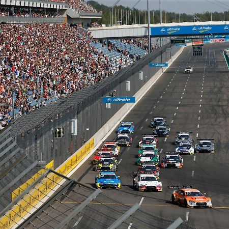Apartment 2 - Haus Lausitzring Annahutte エクステリア 写真